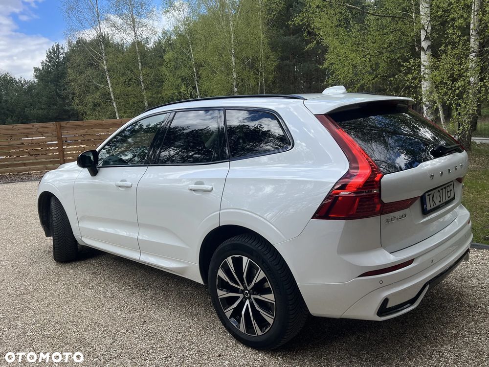Volvo XC 60 B4 D Plus Dark - 2