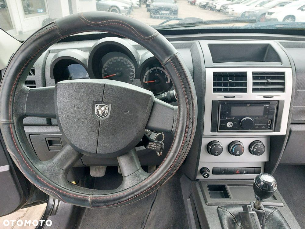 Dodge Nitro - 22