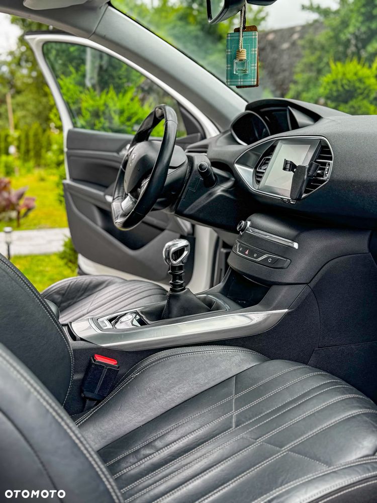 Peugeot 308 1.6 THP Allure - 9