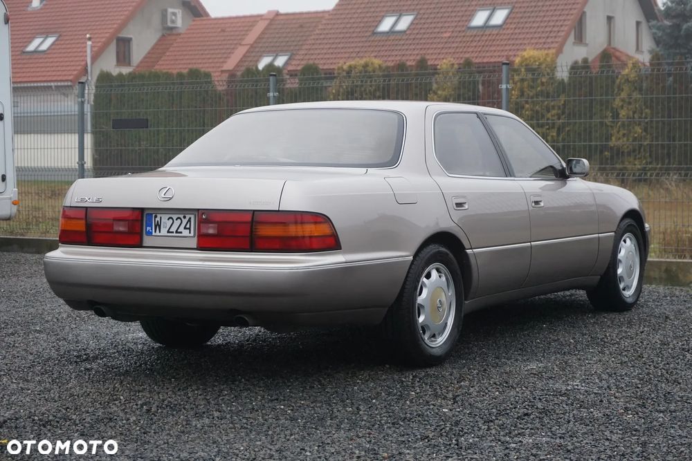 Lexus LS - 9