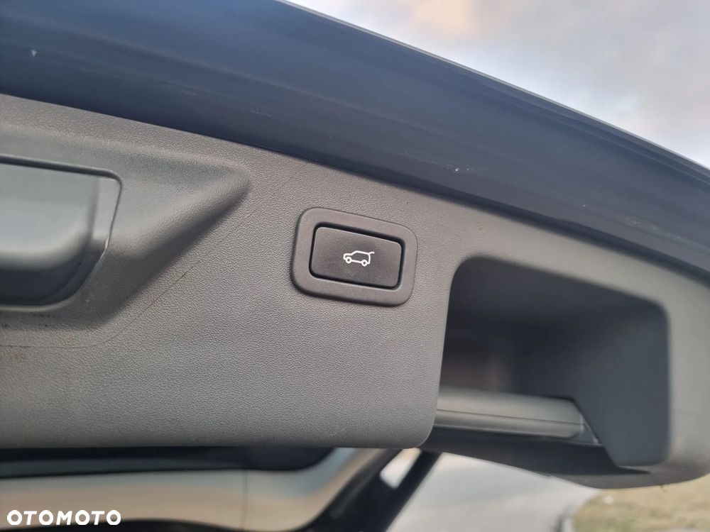 Land Rover Discovery Sport 2.0 Si4 HSE - 9