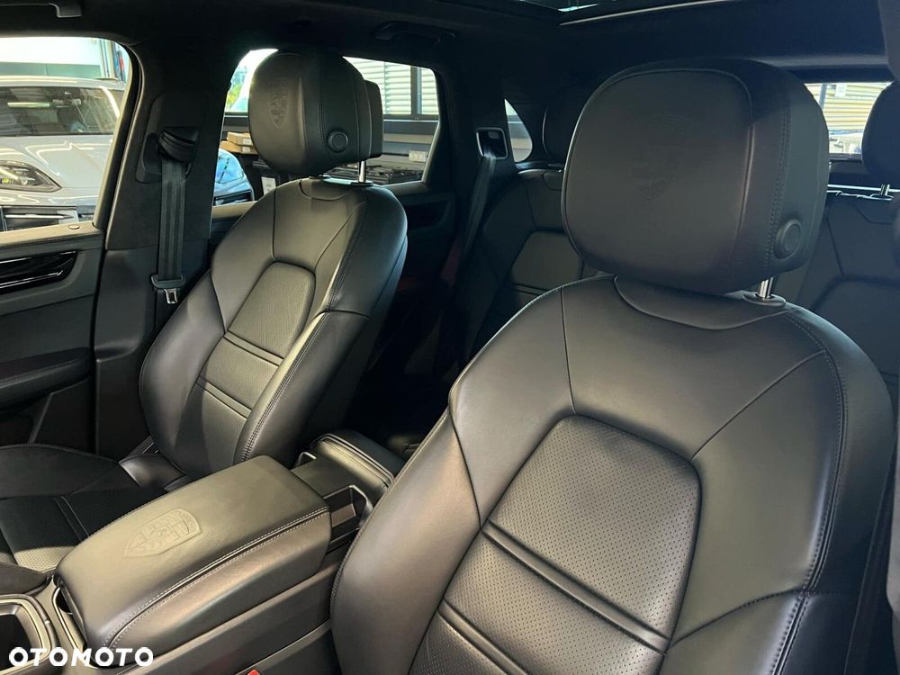 Porsche Cayenne Standard - 24