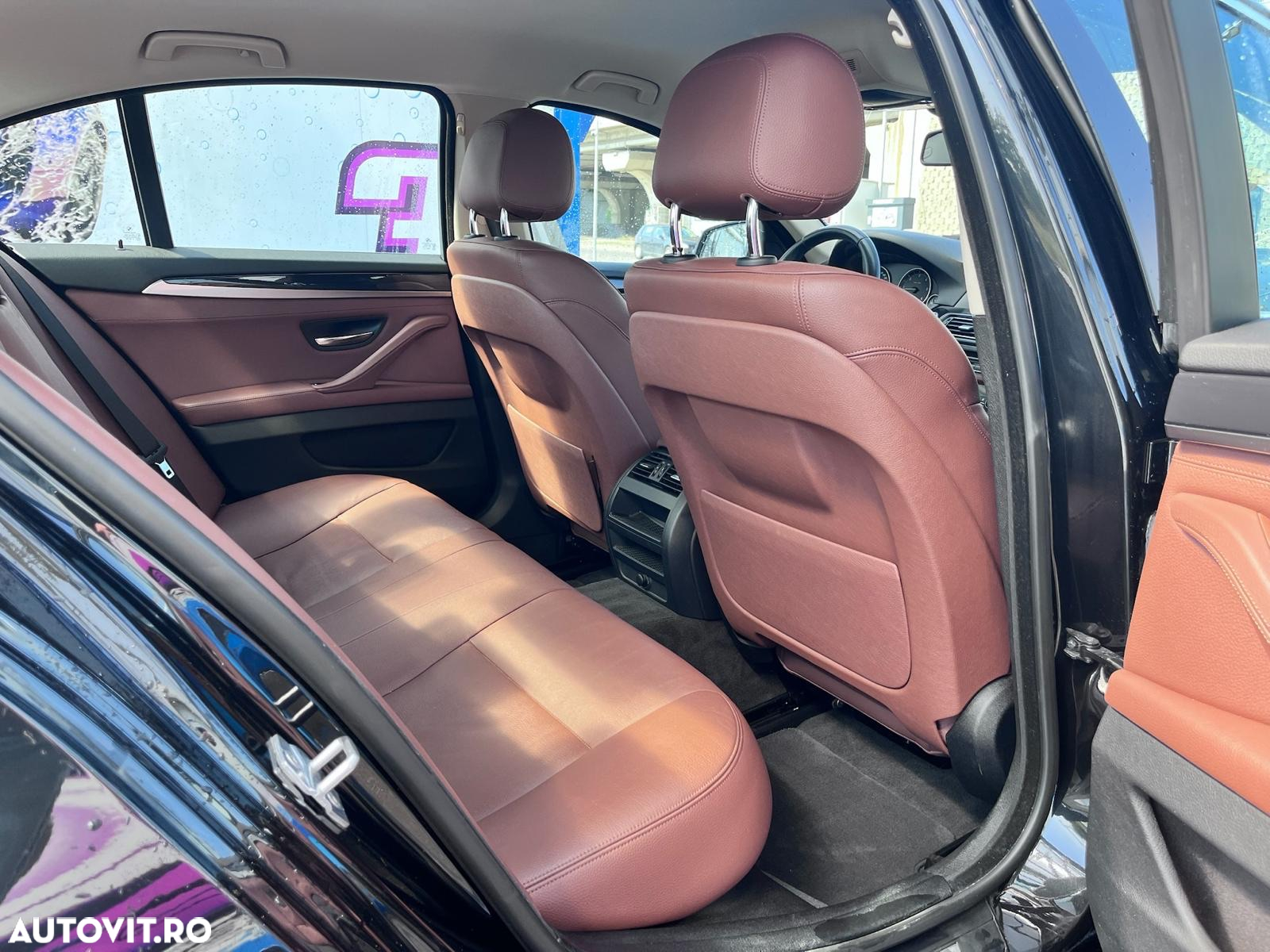 BMW Seria 5 520d Aut. Luxury Line - 14