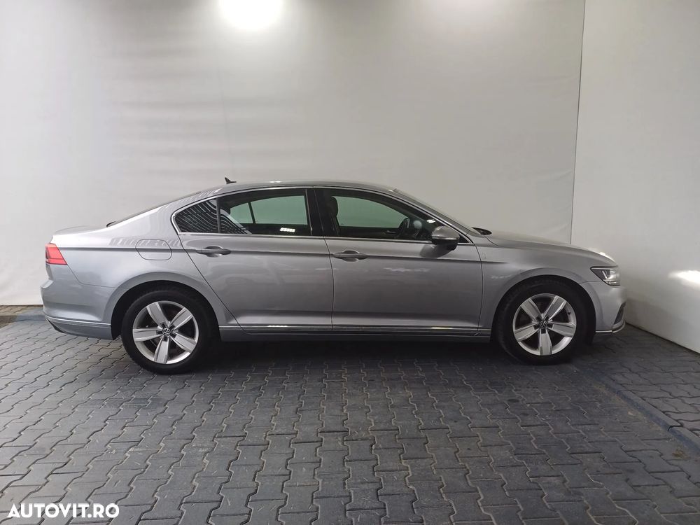 Volkswagen Passat 2.0 TDI DSG Highline - 33
