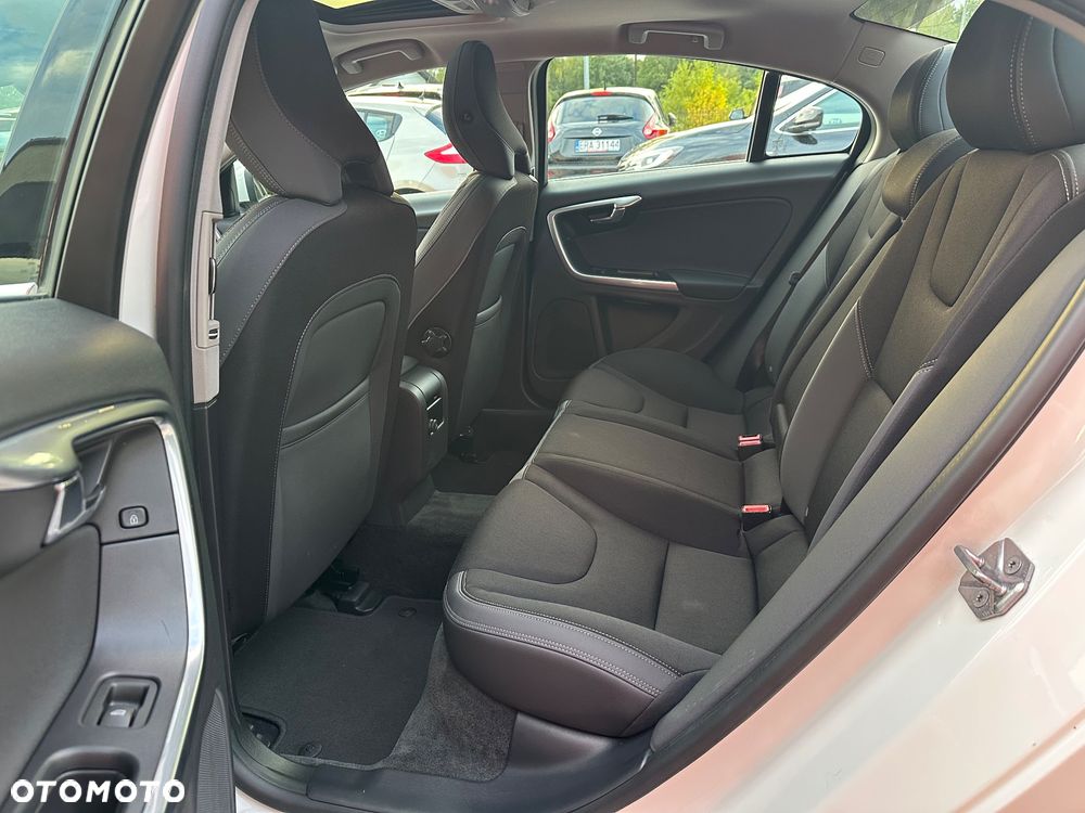 Volvo S60 D2 - 27