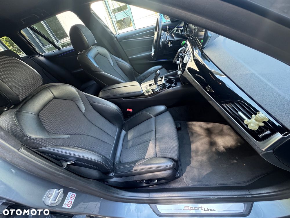 BMW Seria 5 520d Sport Line - 17