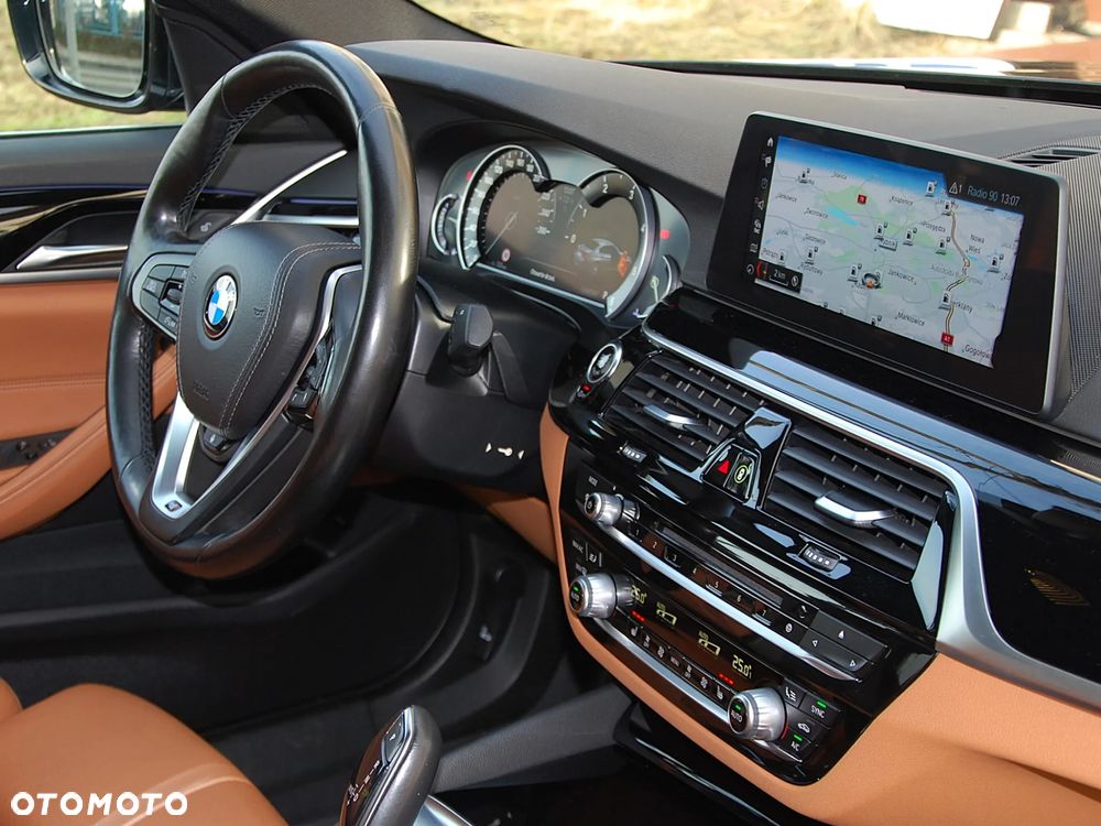 BMW Seria 5 520d xDrive M Sport sport - 31