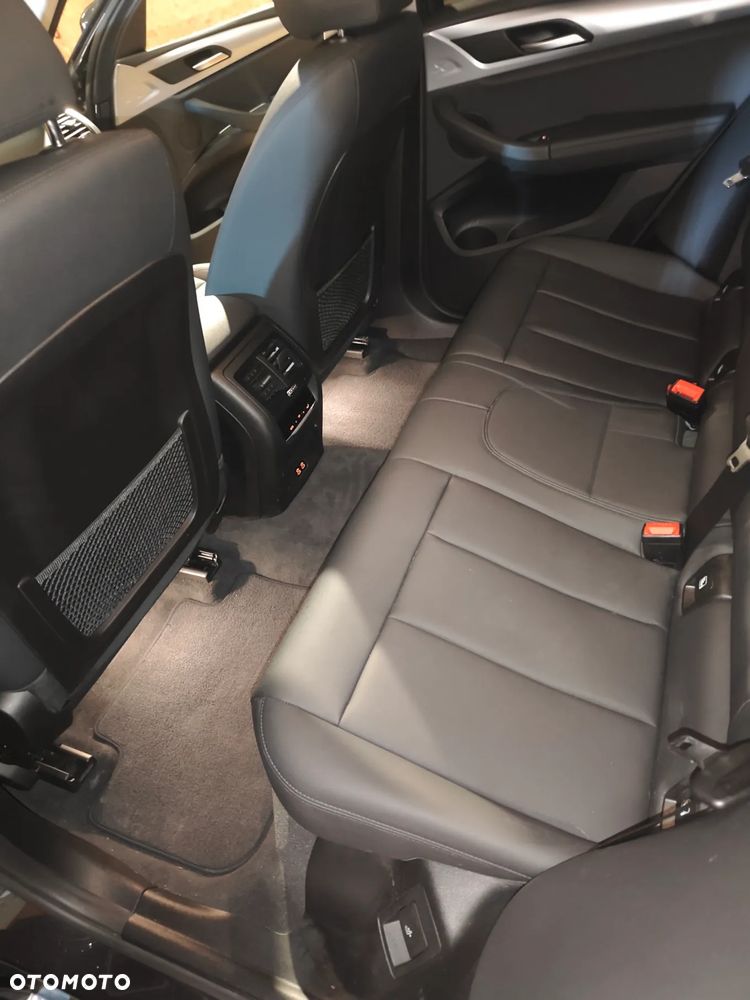 BMW X4 xDrive20i sport - 25