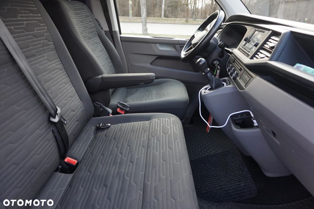 Volkswagen Caravelle - 27