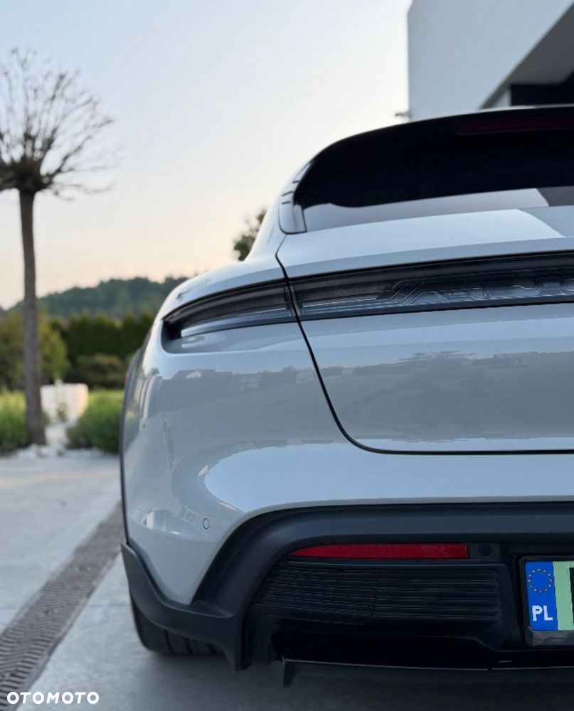 Porsche Taycan 4S Cross Turismo - 5