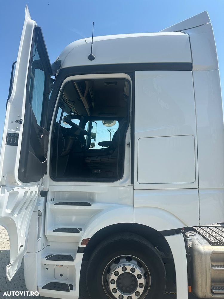 Mercedes-Benz Actros - 2