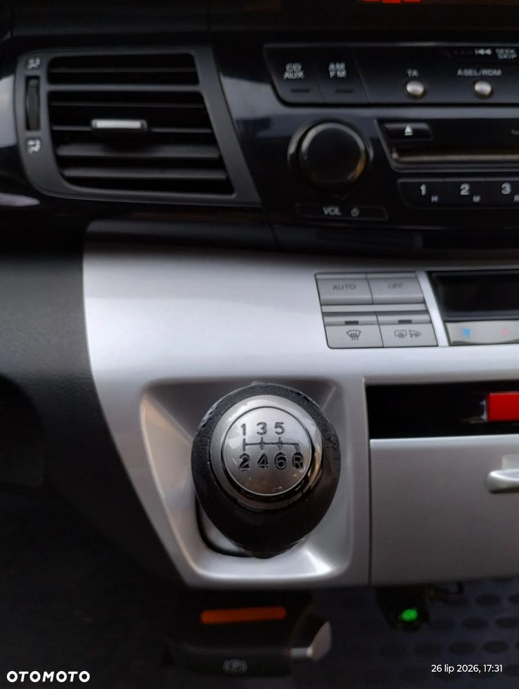 Honda FR-V 2.0 Comfort - 24