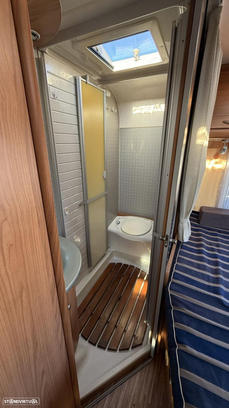 Burstner Privilége T630 cama francesa - 12