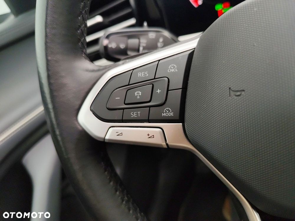 Volkswagen Passat - 25