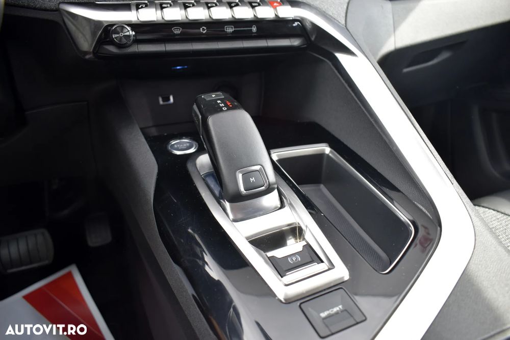 Peugeot 3008 PureTech 130 Stop & Start EAT6 Allure - 17