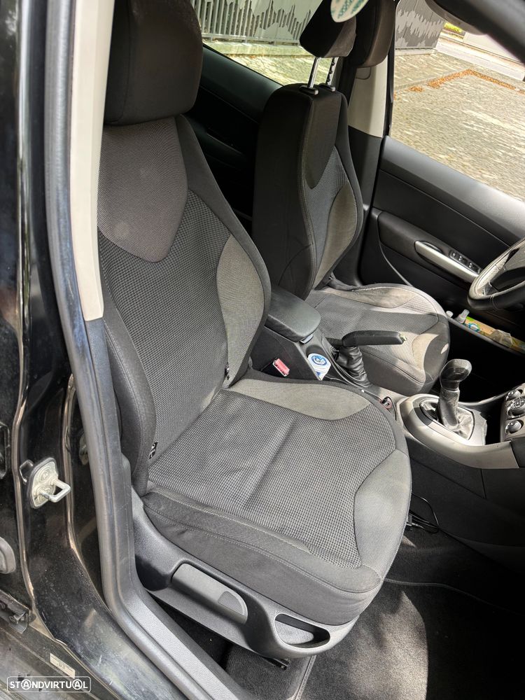 Peugeot 308 1.6 HDi Executive - 13