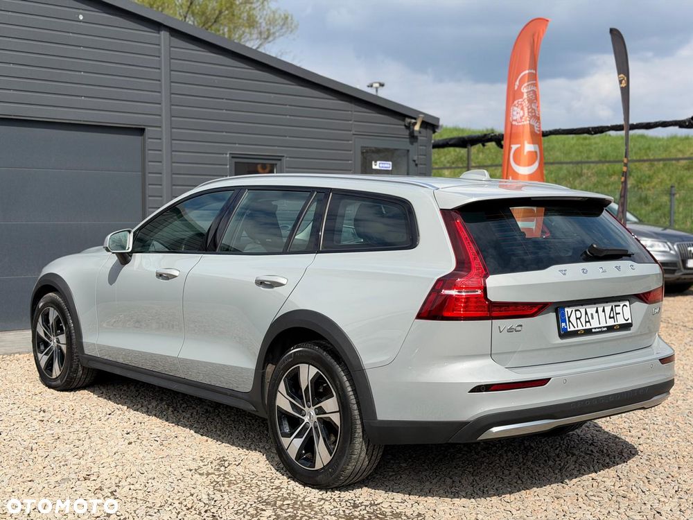 Volvo V60 Cross Country B4 D AWD Geartronic - 13