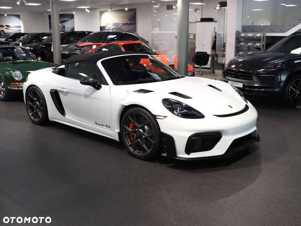 Porsche 718 Spyder - 7