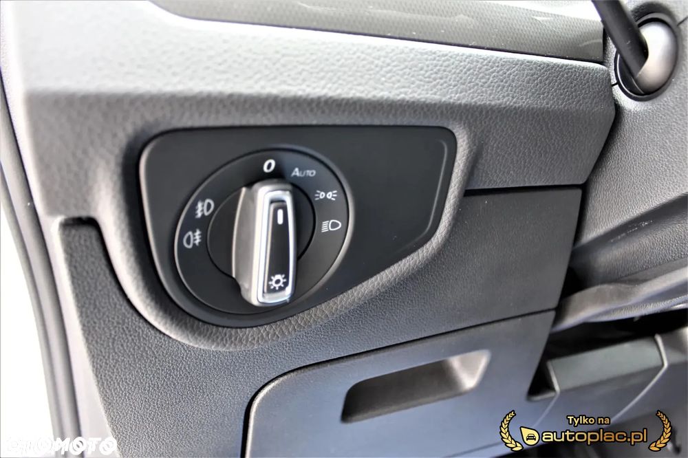 Volkswagen Touran - 11