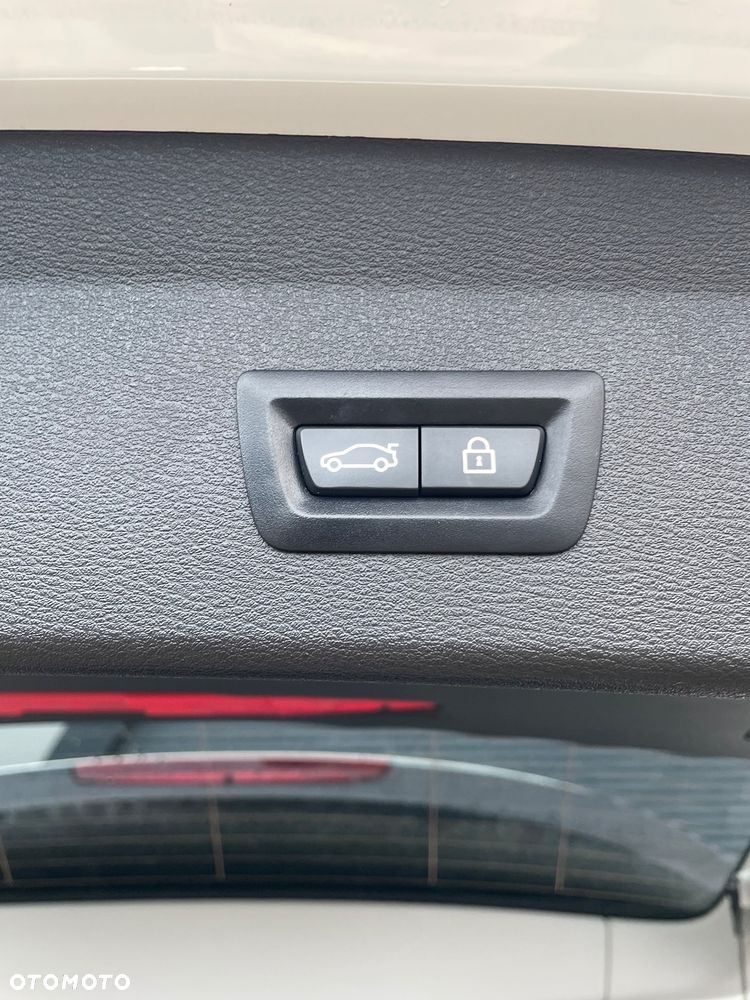 BMW X1 sDrive18i GPF xLine - 15