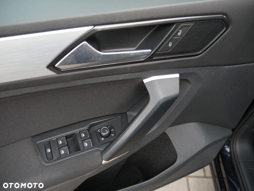 Volkswagen Tiguan - 19