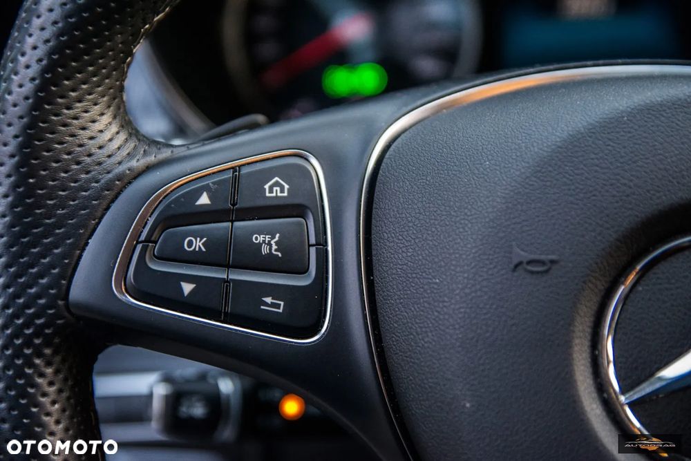 Mercedes-Benz Klasa V 300 d 4-Matic 9G-Tronic - 21