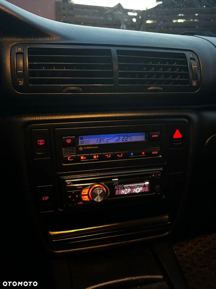 Volkswagen Passat 1.9 TDI Basis - 10