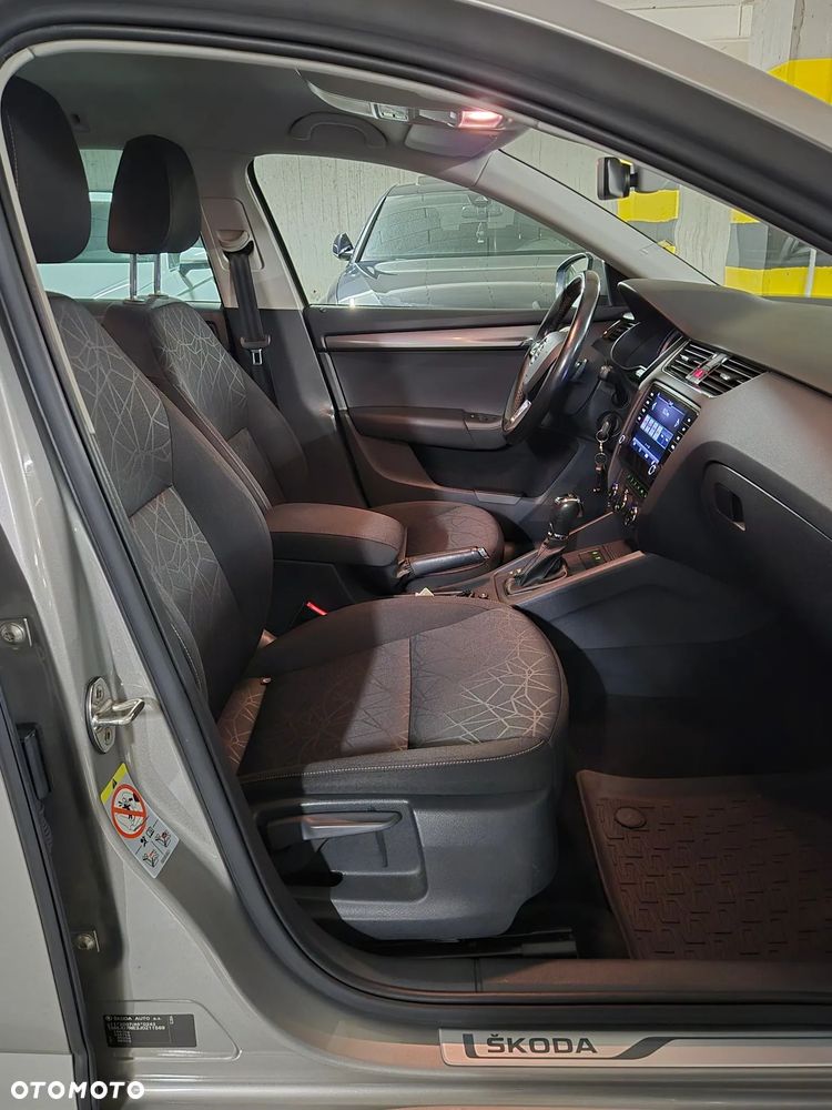 Skoda Octavia 1.8 TSI DSG Clever - 14