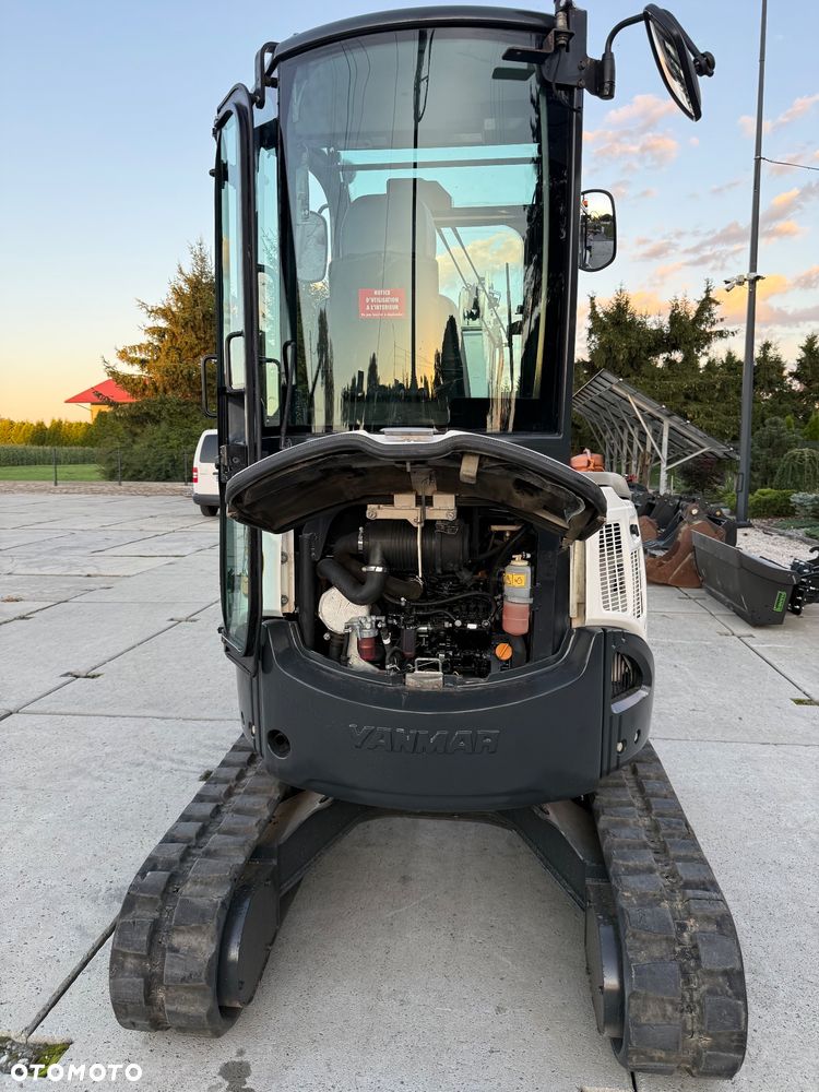 Yanmar VIO25 - 11