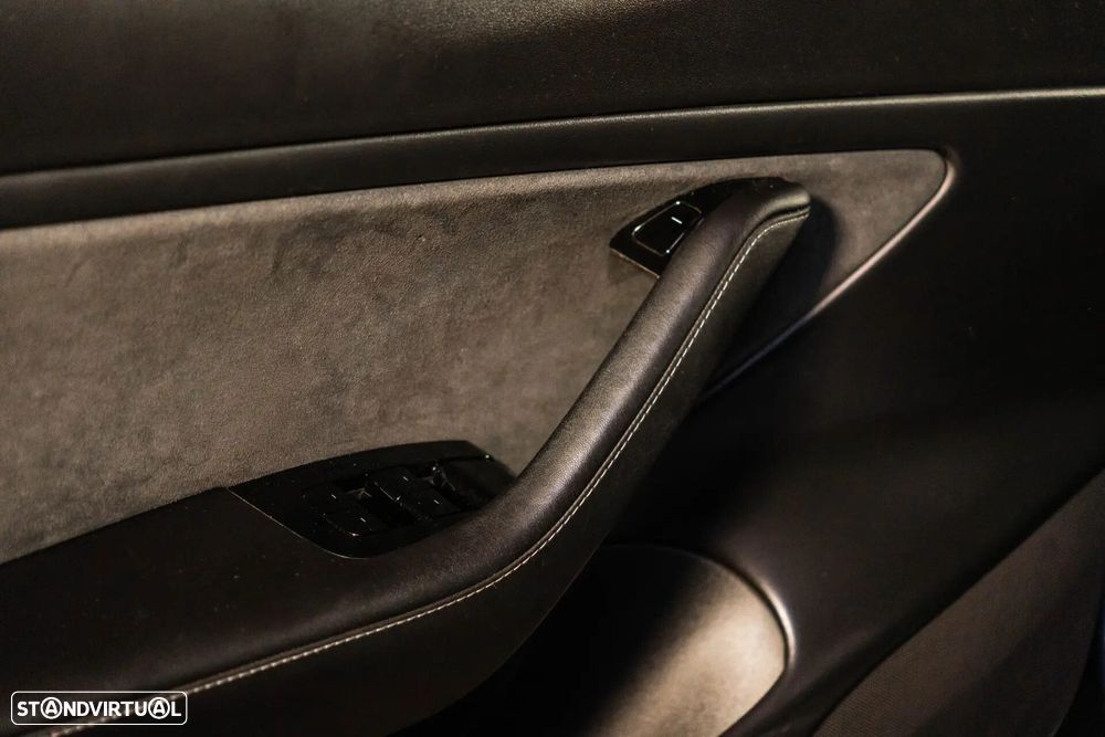 Tesla Model 3 - 35