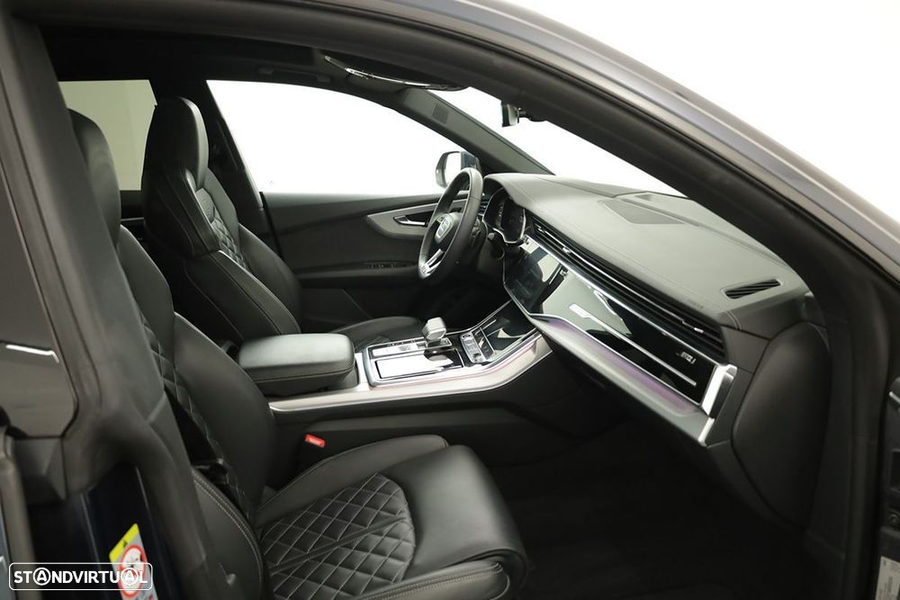 Audi Q8 55 TFSIe quattro Tiptronic - 27
