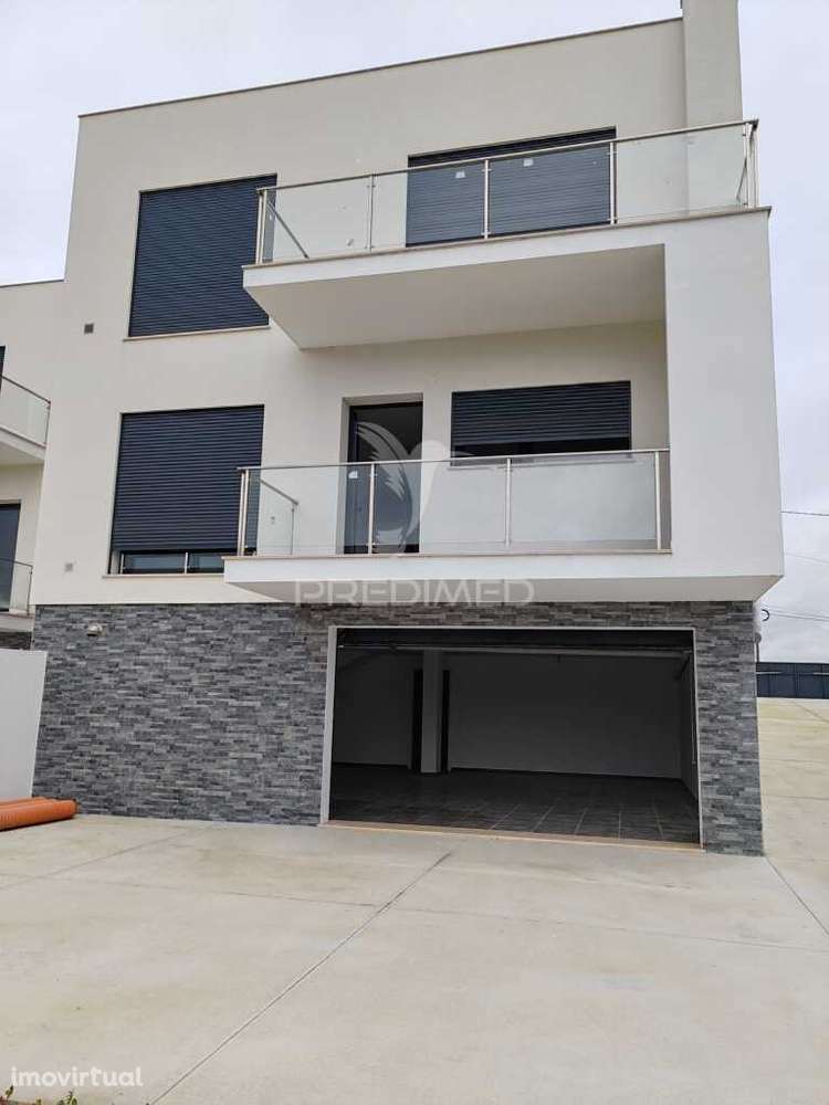 Moradia T4 Nova em Ourém - Grande imagem: 4/35