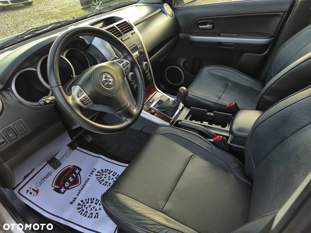 Suzuki Grand Vitara 2.0 De luxe - 16