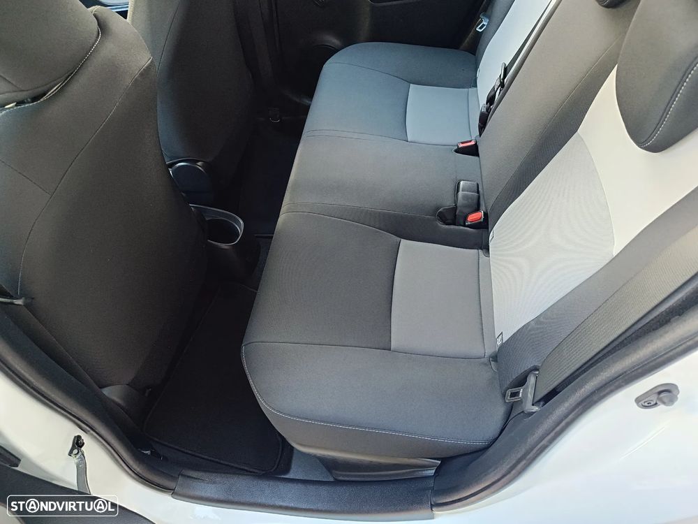 Toyota Yaris 1.5 HSD Comfort+Navi - 16