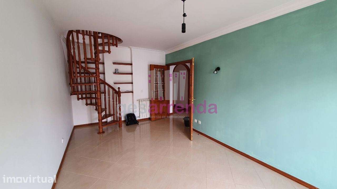 LM104 | Apartamento T2+2  São João do Estoril com garagem - Grande imagem: 3/19