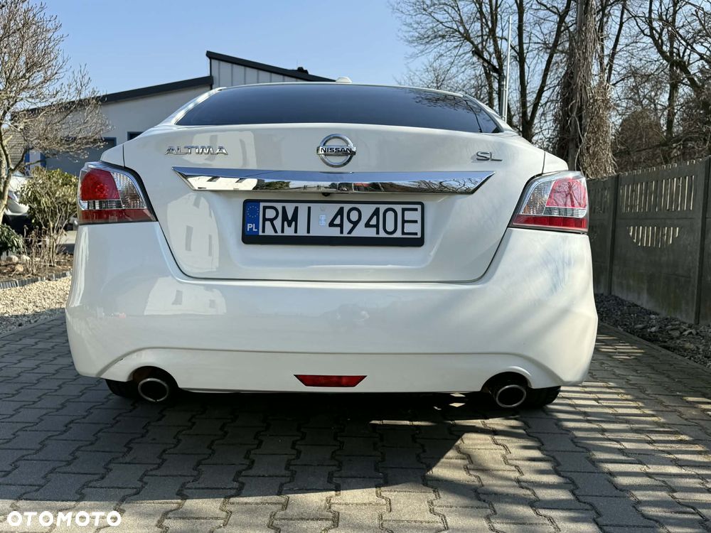 Nissan Altima - 11