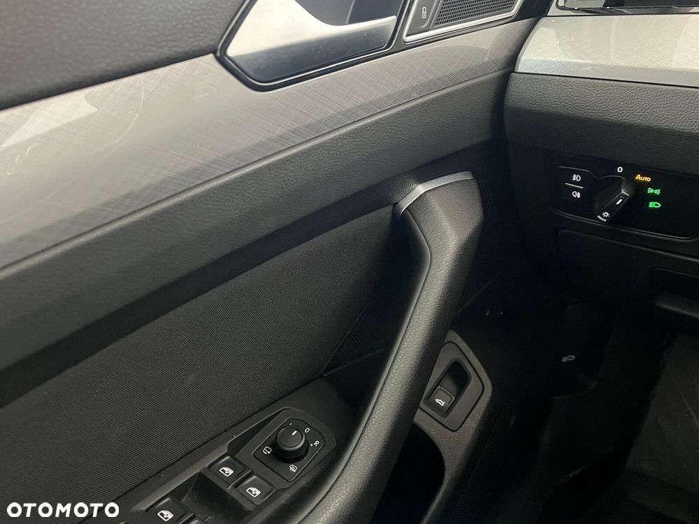 Volkswagen Passat Variant 2.0 TDI EVO Business DSG - 15