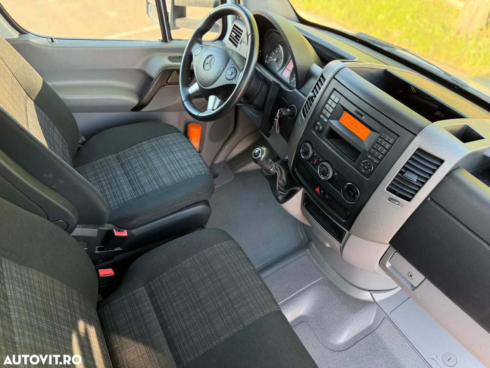 Mercedes-Benz Sprinter - 32