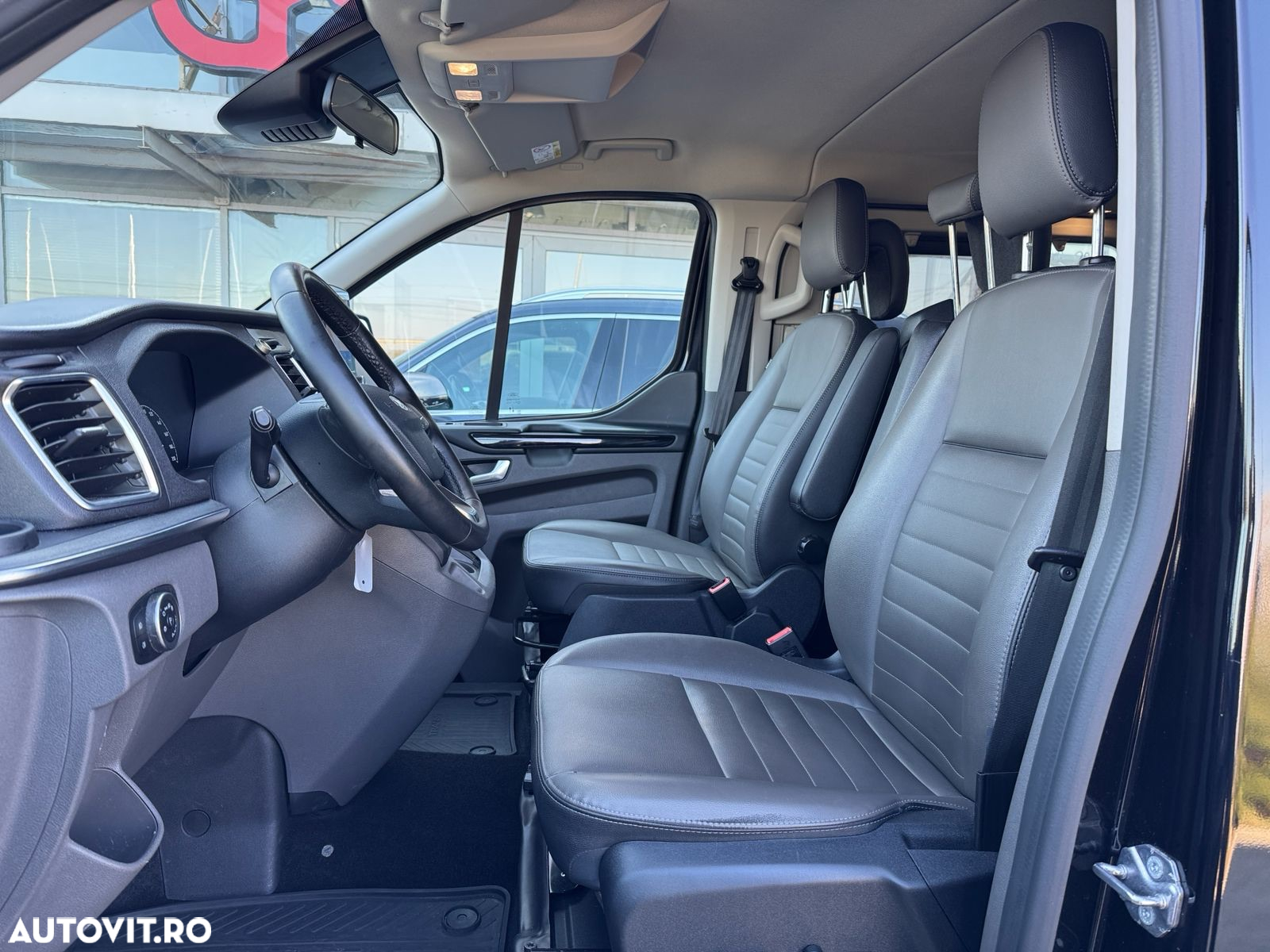 Ford Tourneo Custom Bus 320 2.0 EcoBlue 170 CP L2H1 Titanium X Aut. - 20