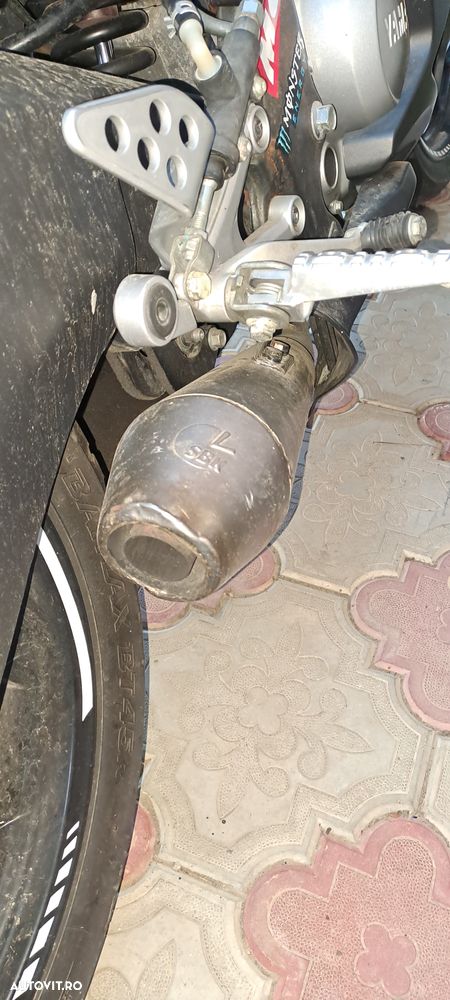 Yamaha YZF-R 125 - 6