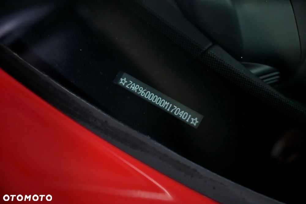 Alfa Romeo 4C - 11