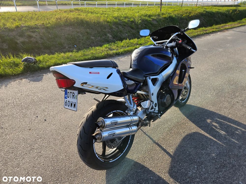 Honda CBR - 3