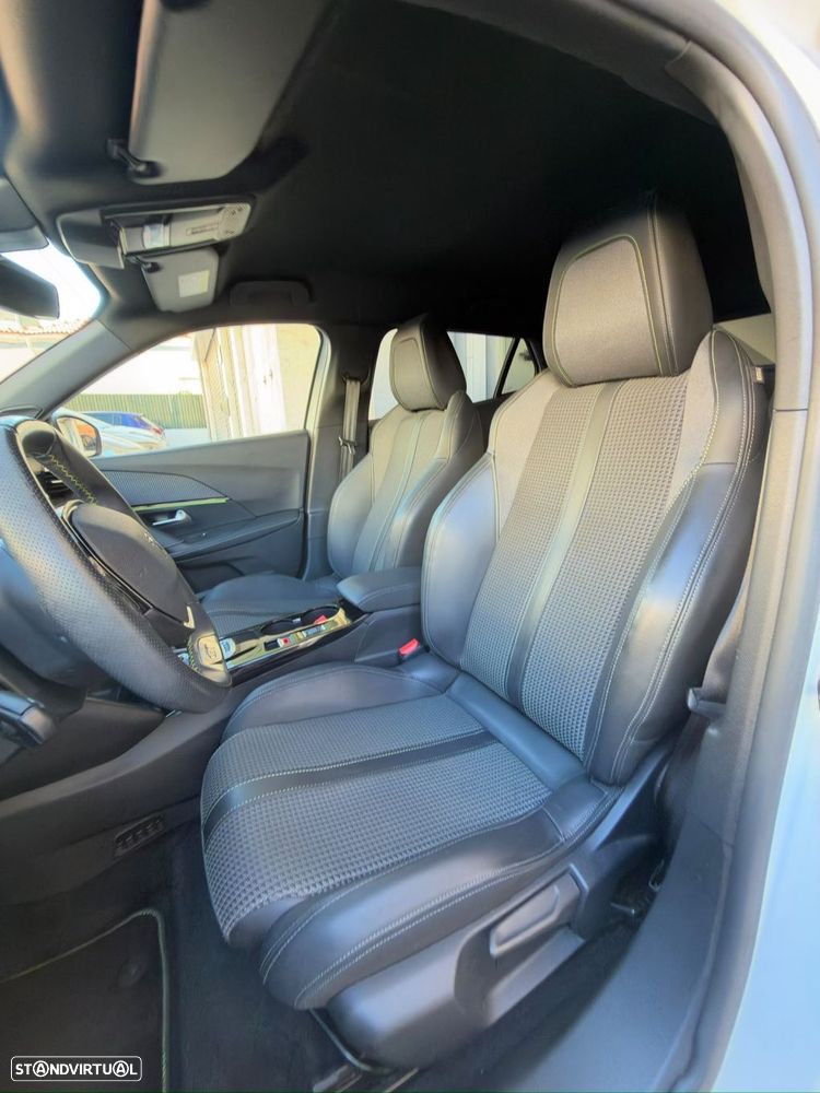 Peugeot e-2008 50 kWh GT Line - 9