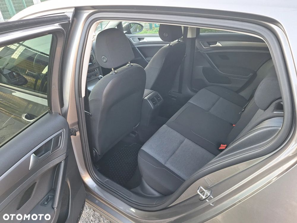 Volkswagen Golf - 18