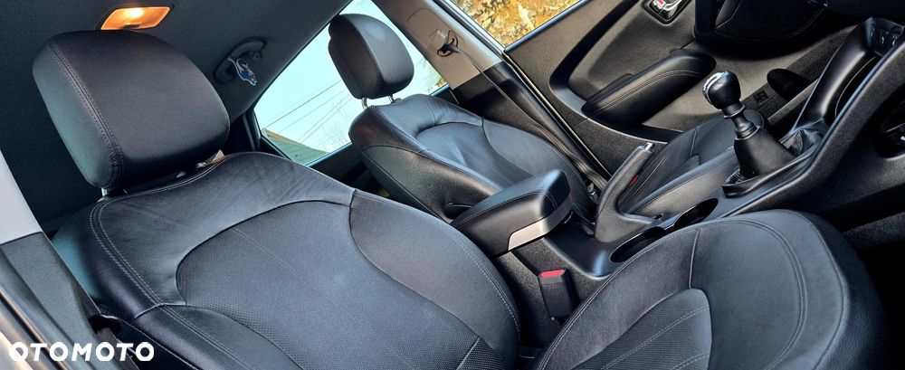 Hyundai ix35 2.0 CRDi 4WD Trend - 11