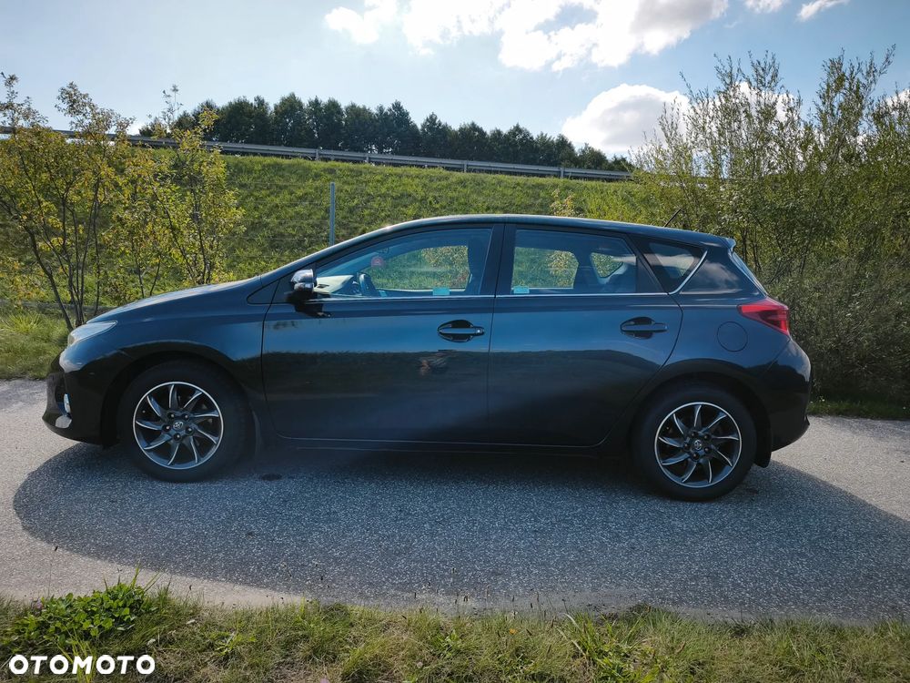 Toyota Auris 1.6 Premium Comfort - 2
