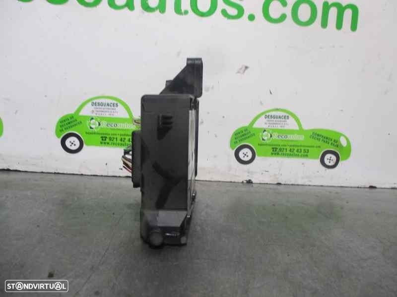 CAIXA RELÉS / FUSÍVEIS RENAULT CLIO III 2007 -8200652285 - 2