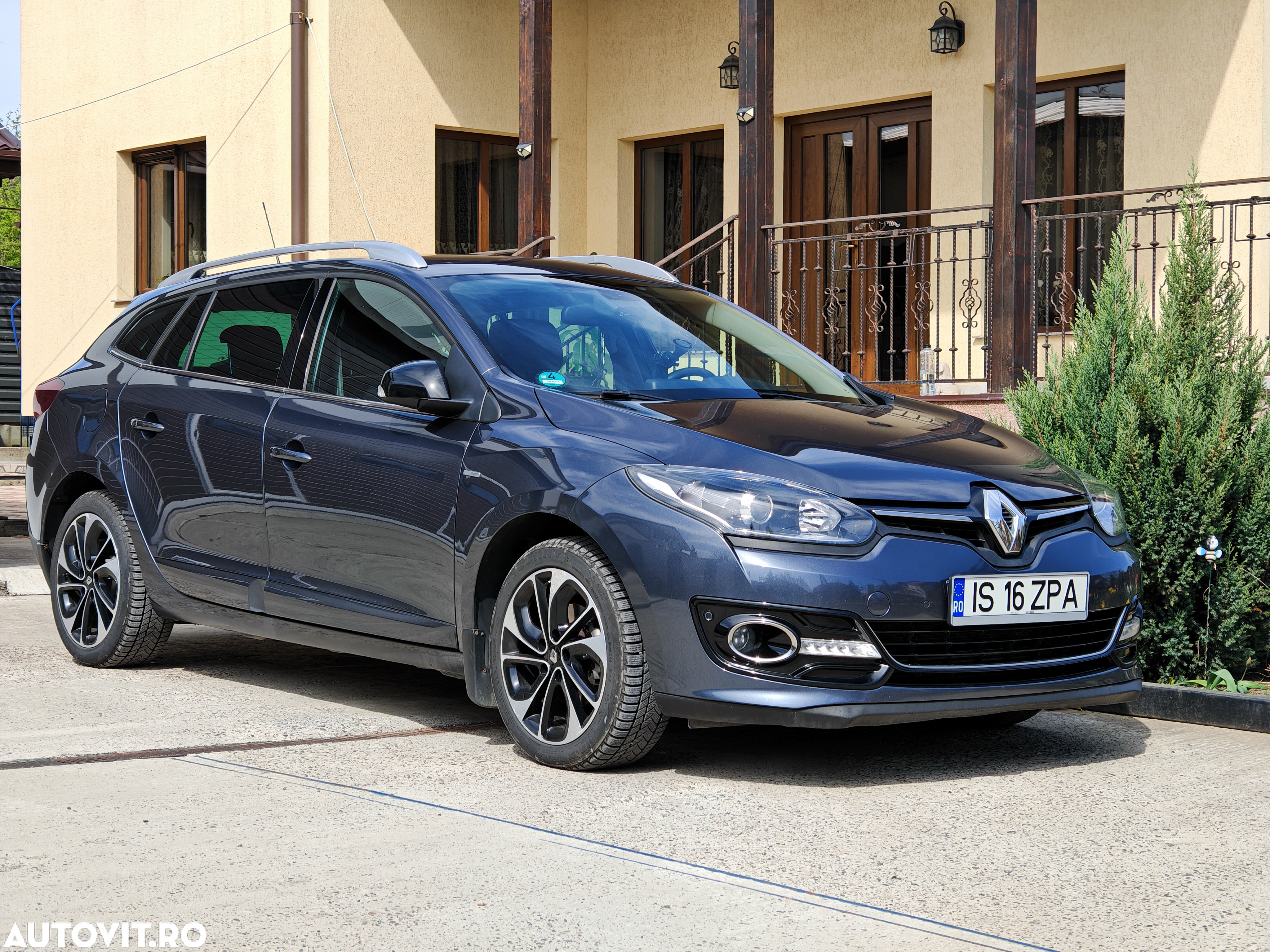 Renault Megane ENERGY dCi 110 Start & Stop Bose Edition - 3