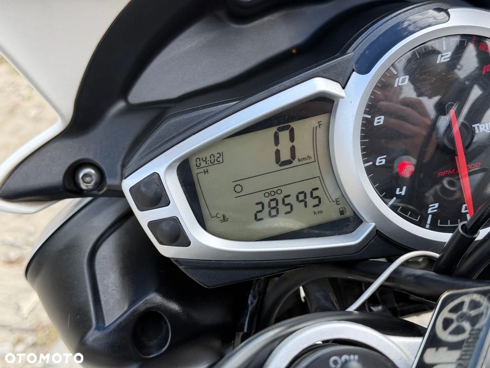 Triumph Street Triple - 15