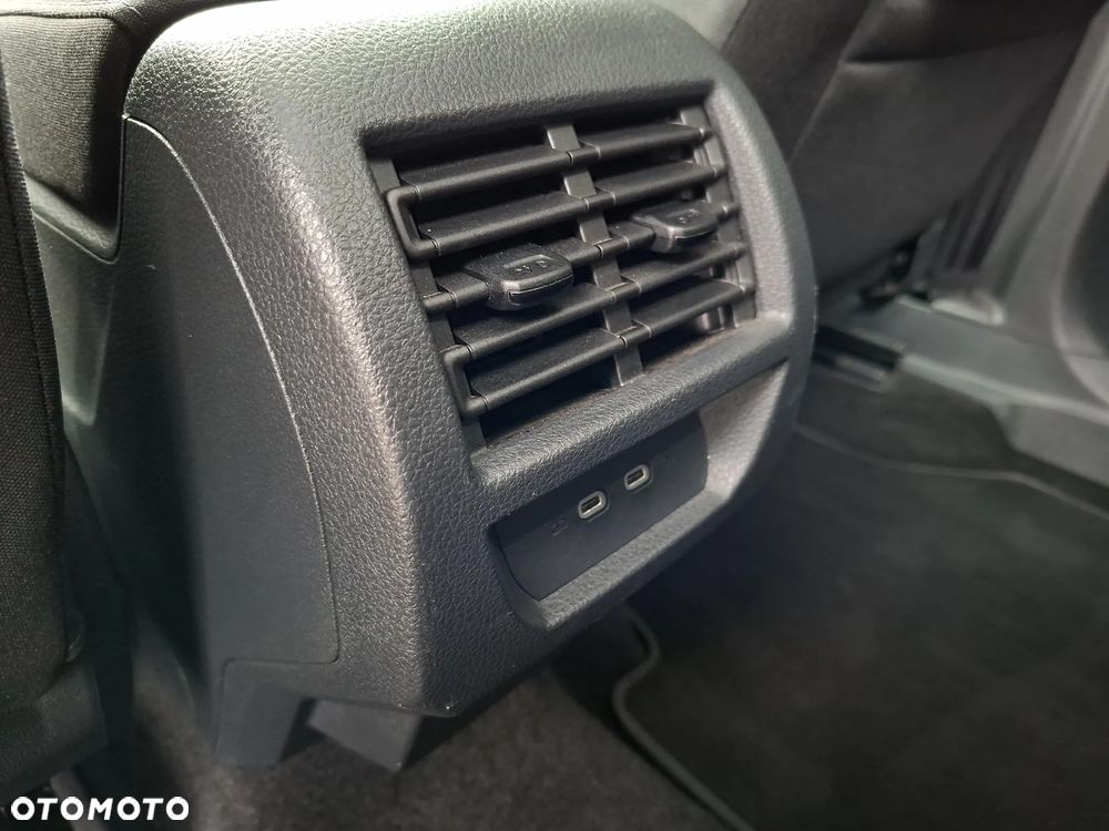 Ford Tourneo Connect Grand 2.0 EcoBlue Active - 32